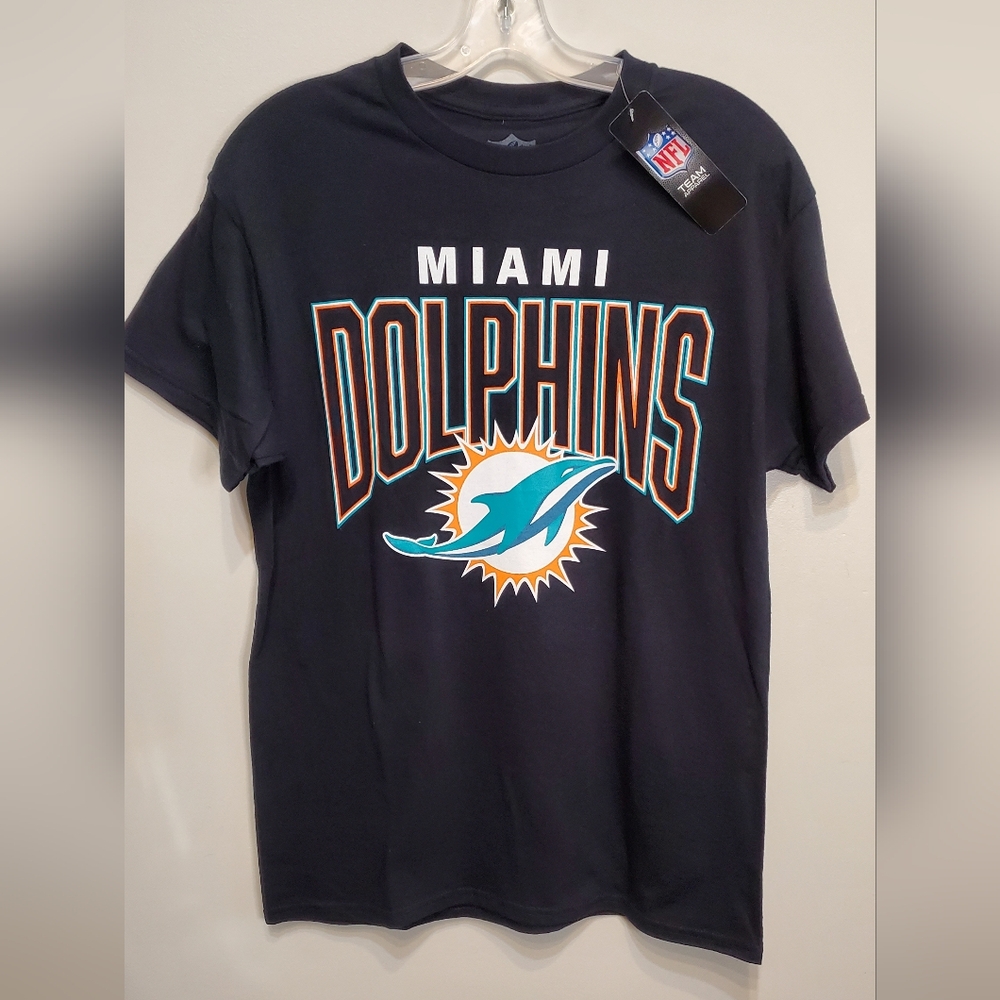 175. NWT - NFL Miami Dolphins T-Shirt